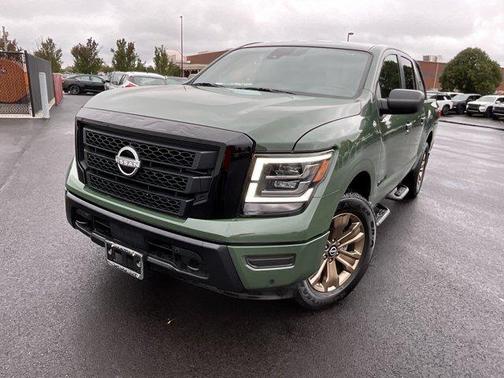 2024 Nissan Titan SV