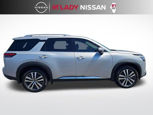 Brilliant Silver Metallic 2022 Nissan Pathfinder Platinum 4WD