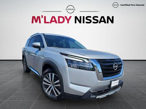 Brilliant Silver Metallic 2022 Nissan Pathfinder Platinum 4WD