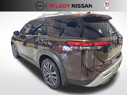 2022 Nissan Pathfinder SL 4WD