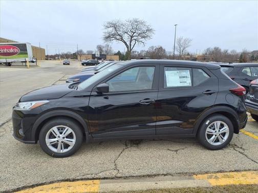 2025 Nissan Kicks S