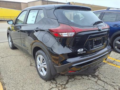 2025 Nissan Kicks S