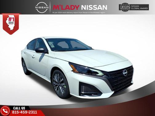 Pearl White Tricoat 2026 Nissan Altima 2.5 SV