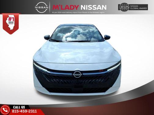 Aspen White Tricoat/Super Black 2026 Nissan Sentra SR