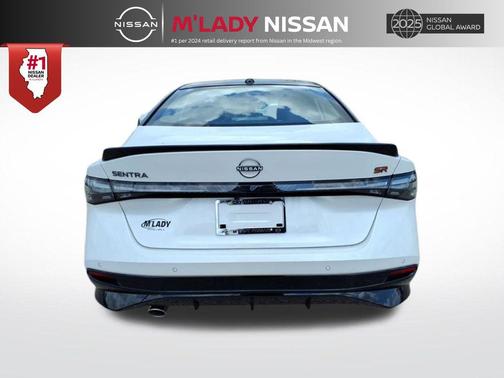 Aspen White Tricoat/Super Black 2026 Nissan Sentra SR