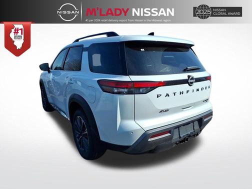 Everest White Pearl Tricoat 2026 Nissan Pathfinder Platinum
