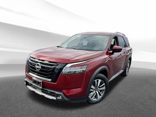 2022 Nissan Pathfinder SL 4WD
