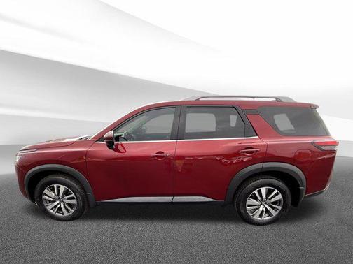 2022 Nissan Pathfinder SL 4WD