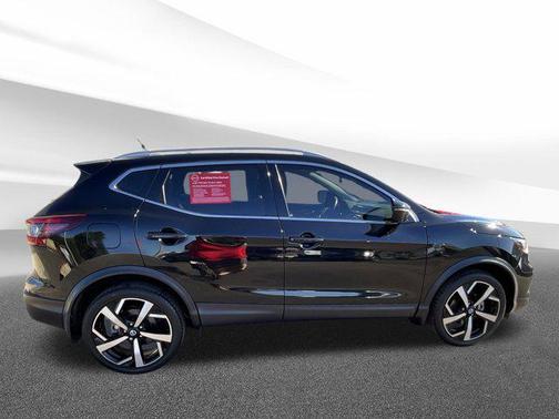 2022 Nissan Rogue Sport SL