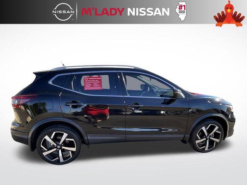 2022 Nissan Rogue Sport SL