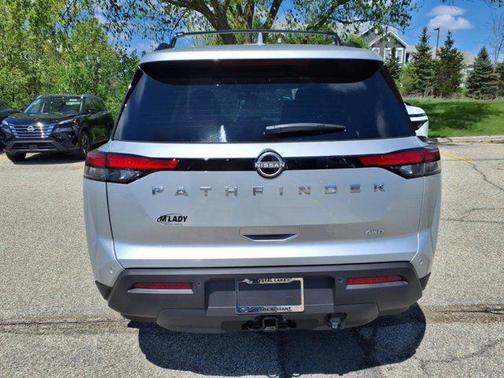 2025 Nissan Pathfinder SV 4WD