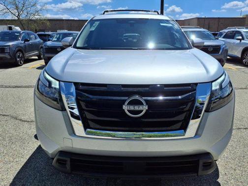 2025 Nissan Pathfinder SV 4WD