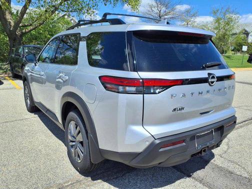 2025 Nissan Pathfinder SV 4WD