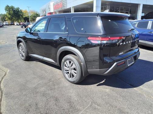 2025 Nissan Pathfinder S 4WD