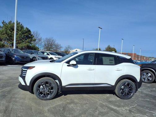 2025 Nissan Kicks SR