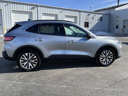 2022 Ford Escape Titanium