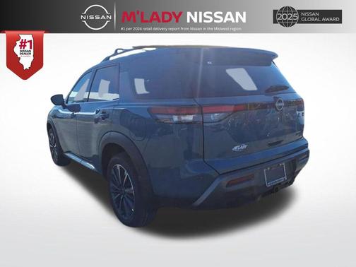 Baltic Teal/Super Black 2026 Nissan Pathfinder Platinum