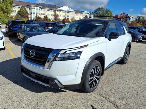 2025 Nissan Pathfinder Platinum 4WD