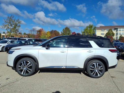 2025 Nissan Pathfinder Platinum 4WD