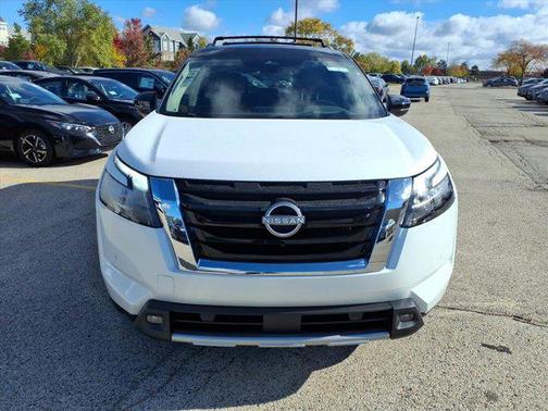 2025 Nissan Pathfinder Platinum 4WD