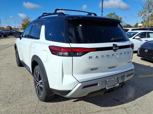 2025 Nissan Pathfinder Platinum 4WD