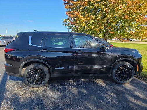 2023 Mitsubishi Outlander SE Black Edition S-AWC