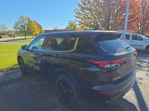 2023 Mitsubishi Outlander SE Black Edition S-AWC