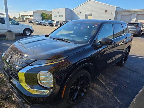 2023 Mitsubishi Outlander SE Black Edition S-AWC
