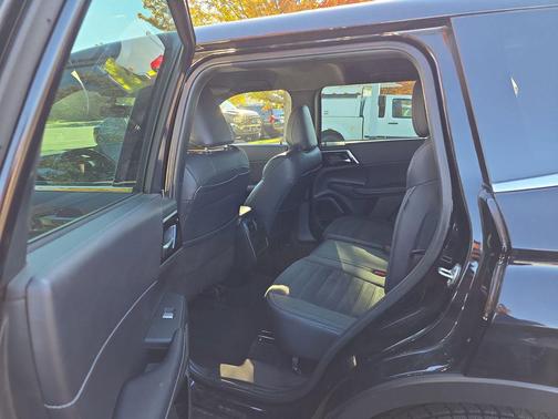 2023 Mitsubishi Outlander SE Black Edition S-AWC