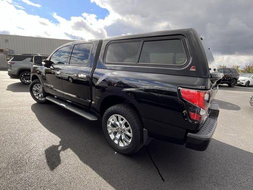 2020 Nissan Titan SL