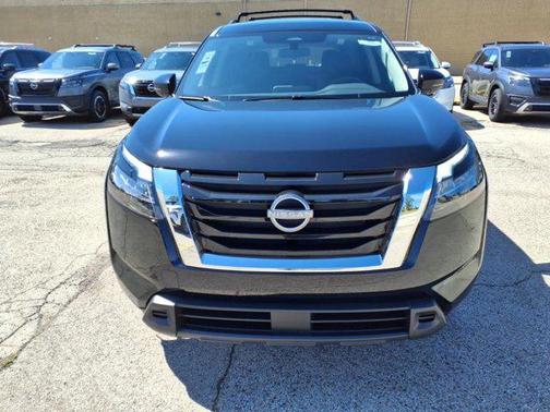 2025 Nissan Pathfinder SV 4WD