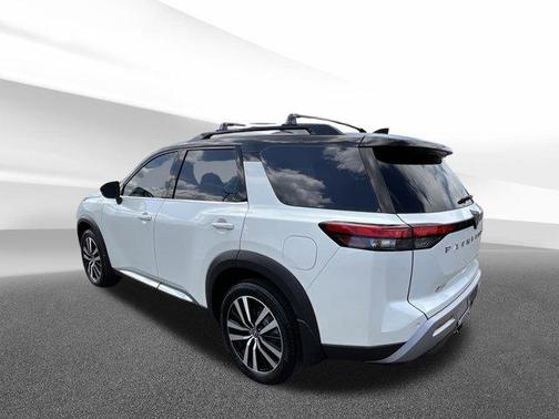 2023 Nissan Pathfinder Platinum 4WD