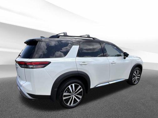 2023 Nissan Pathfinder Platinum 4WD
