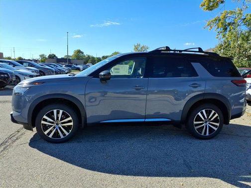 2025 Nissan Pathfinder Platinum 4WD