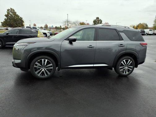2025 Nissan Pathfinder Platinum 4WD