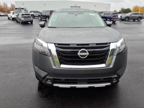 2025 Nissan Pathfinder Platinum 4WD