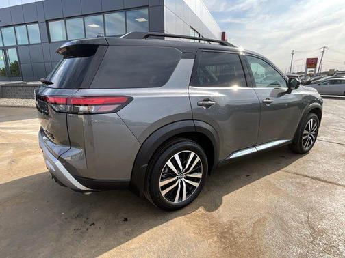 2024 Nissan Pathfinder Platinum 4WD