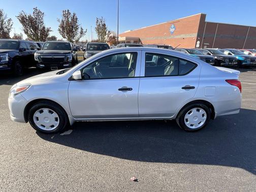 2016 Nissan Versa 1.6 S+