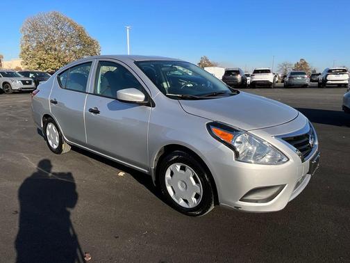 2016 Nissan Versa 1.6 S+