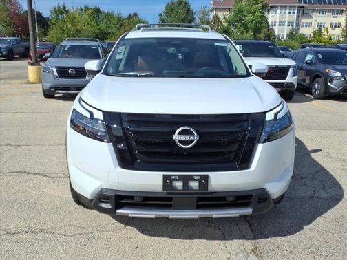 2025 Nissan Pathfinder Platinum 4WD