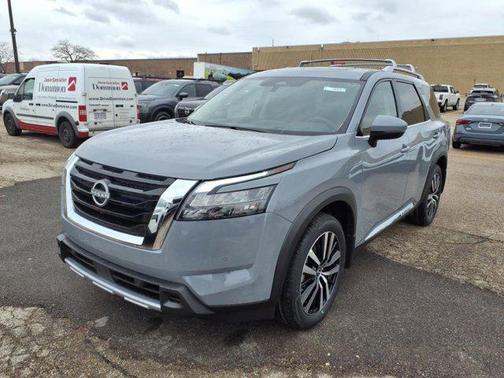 2025 Nissan Pathfinder Platinum 4WD