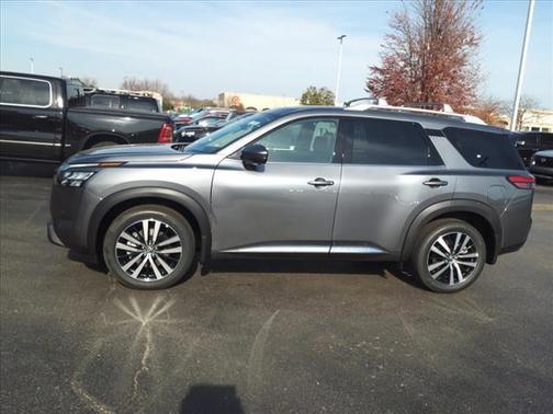 2025 Nissan Pathfinder Platinum 4WD