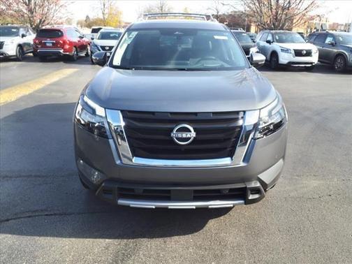 2025 Nissan Pathfinder Platinum 4WD