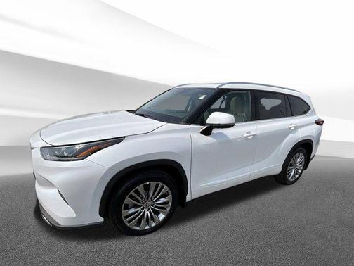 2022 Toyota Highlander Platinum