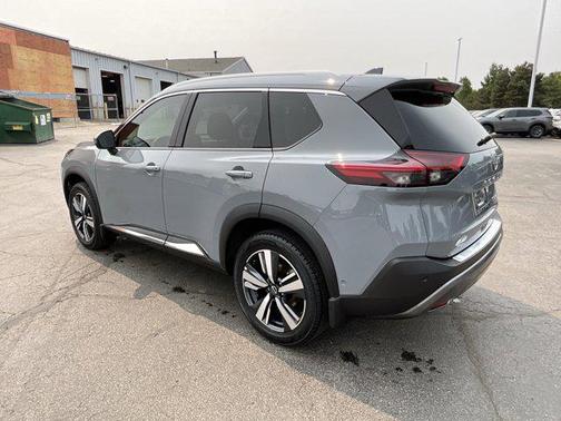 2022 Nissan Rogue SL