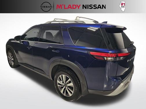 2023 Nissan Pathfinder SL 4WD