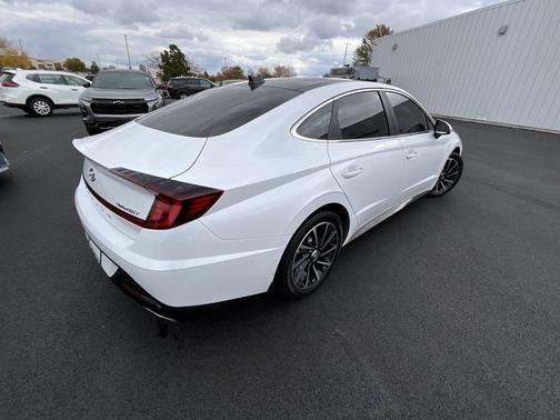 2021 Hyundai SONATA Limited