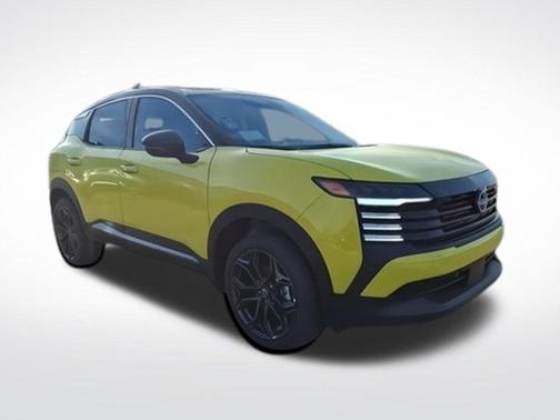 Yuzu Yellow Metallic/Super Black 2026 Nissan Kicks SR
