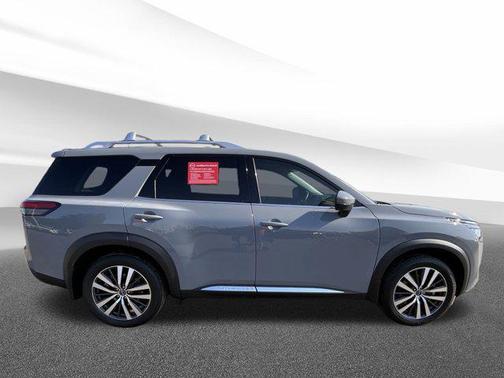2022 Nissan Pathfinder Platinum 4WD