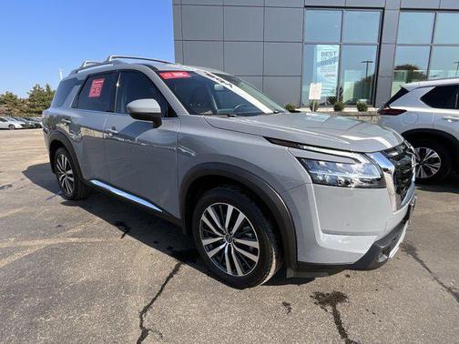 2022 Nissan Pathfinder Platinum 4WD